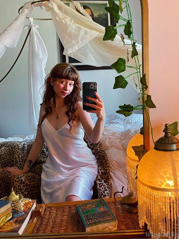 𝑔𝒾𝑔𝒾 / lilgigibelle nude photo #9