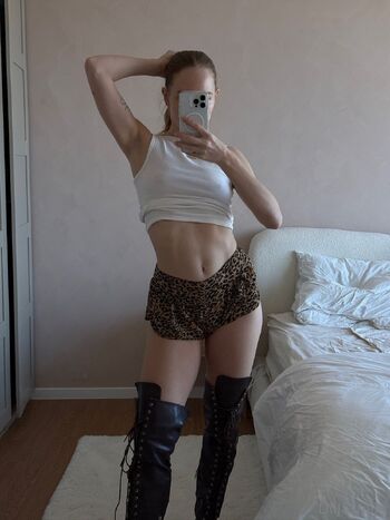 Lili Jasmij / lilijasmijn nude photo #1