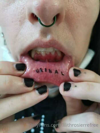 Lilith Rosierre Fre / lilithrosierrefree nude photo #17