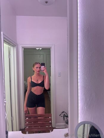Lilly / lillersx nude photo #2