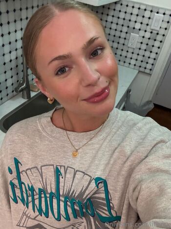 Lilly / lillersx nude photo #3