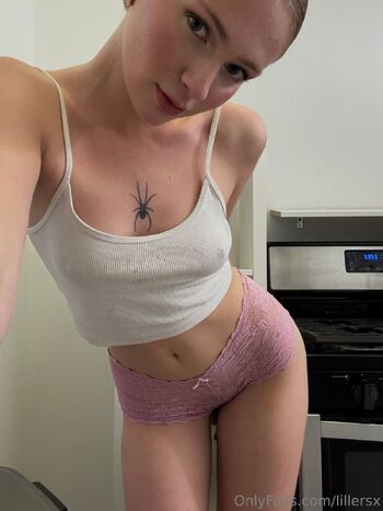 Lilly / lillersx nude photo #17