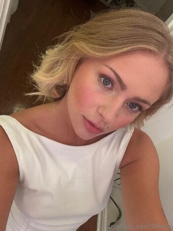 Lilly / lillersx nude photo #33
