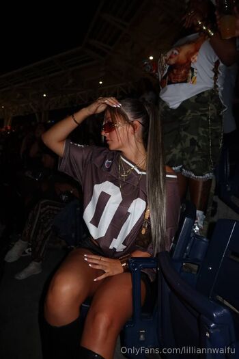 Lillian / lilliannwaifu nude photo #9