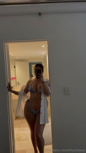 Lillyahn / lilly5olway nude photo #3