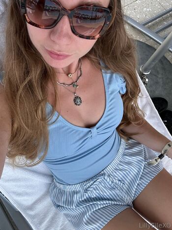 lilly elle ) / lillyellexo nude photo #3