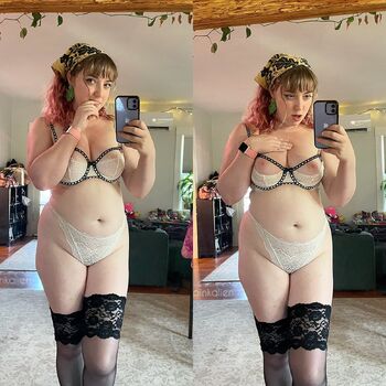 Naomi LIVE 630PM PS / lilpinkalien nude photo #2