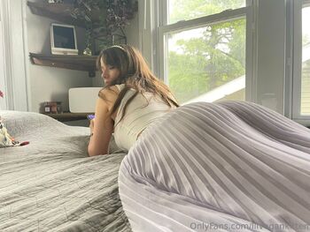 Valentina / lilvegankitten nude photo #1