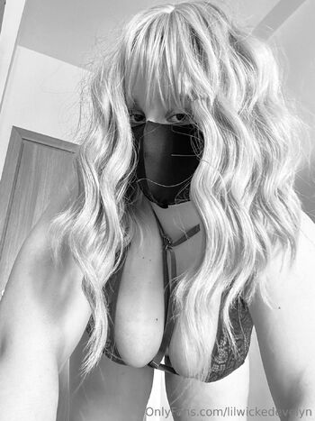 𝐋𝐢𝐥 𝐖𝐢𝐜𝐤𝐞𝐝 𝐄𝐯𝐞𝐥𝐲𝐧 / lilwickedevelyn nude photo #33