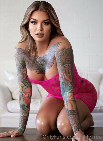 Lily / lilyadickfree nude photo #1