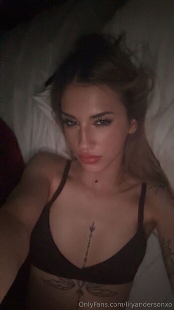 Lily Anderso / lilyandersonxo nude photo #11