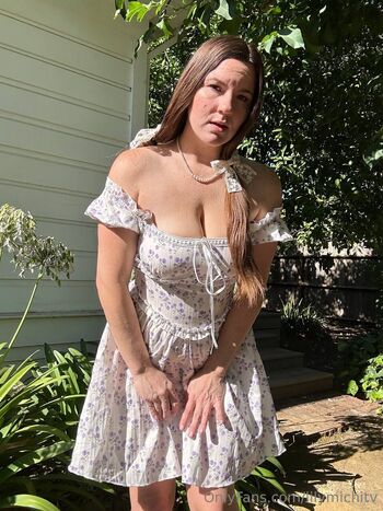 Lily Michi T / lilymichitv nude photo #2