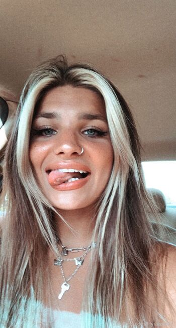 Lily / lilyraexoxo2 nude photo #3