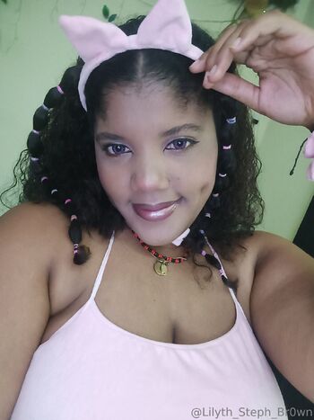 Lilyth_Steph_Br0w / lilyth_steph_br0wn nude photo #9