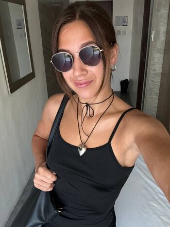 Julia / lilyuliaxo nude photo #28