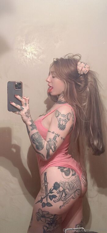 Lily / lilyxfree / nefkamicaela nude photo #15