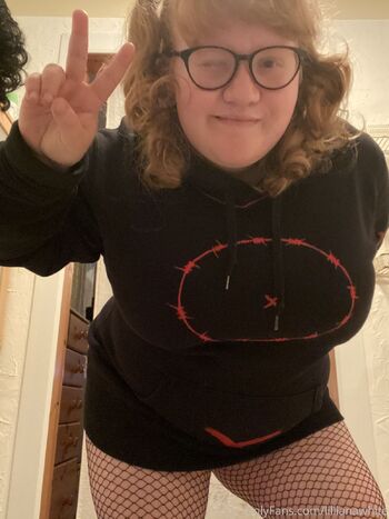 lilyyania nude photo #17