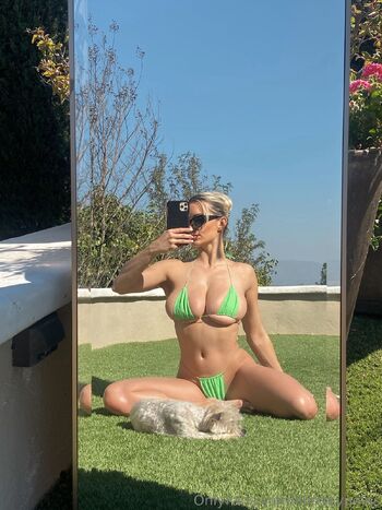 Lindsey Pela / lindseypelas nude photo #7