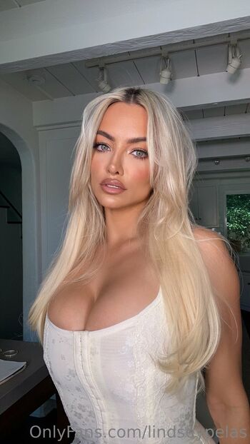 Lindsey Pela / lindseypelas nude photo #35