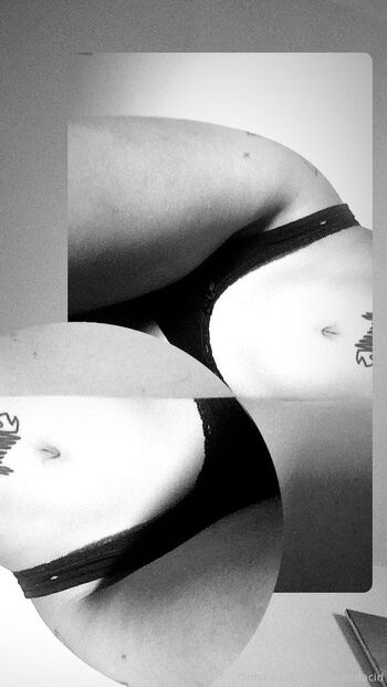 liqweedacid nude photo #6