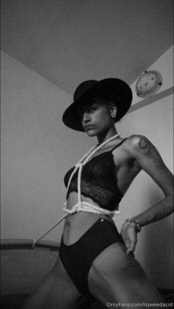 liqweedacid nude photo #16