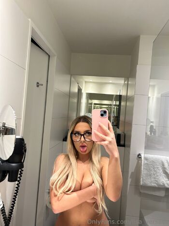 Lisa / lisa_versaut nude photo #1