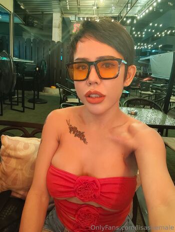 Lucyshemal / lisashemale nude photo #8