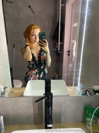 Lissa Fo / lissa_foxxx nude photo #14