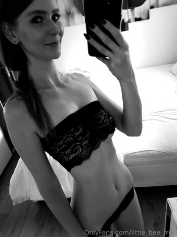 LittleBe / little_bee_free nude photo #7
