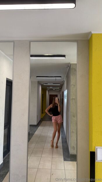 OnlyFans / littleavaxo nude photo #3
