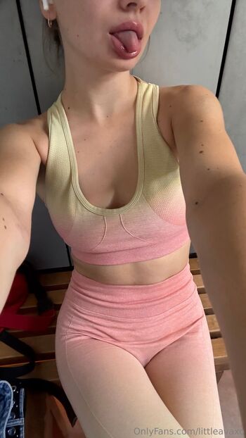 OnlyFans / littleavaxo nude photo #8