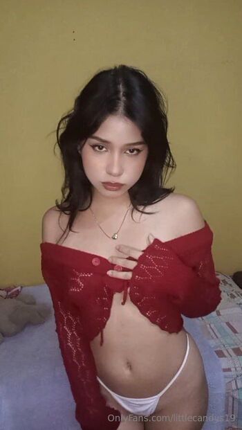 Valentin / littlecandys19 nude photo #9