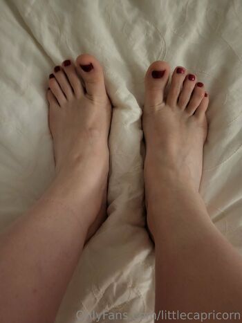 Monarchnikk / littlecapricorn / thatbxtch09 nude photo #14