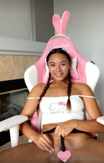 OnlyFans / littlemikasky nude photo #23