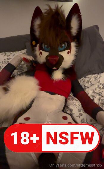 Trixi / littlemisstrixx nude photo #11