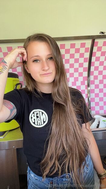 SadieSpad / littlesadiespade nude photo #3