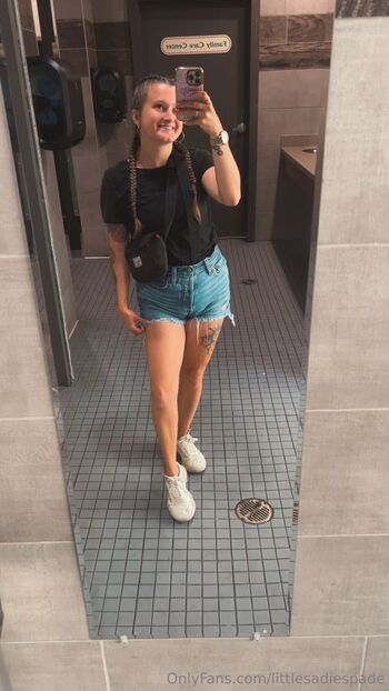 SadieSpad / littlesadiespade nude photo #21