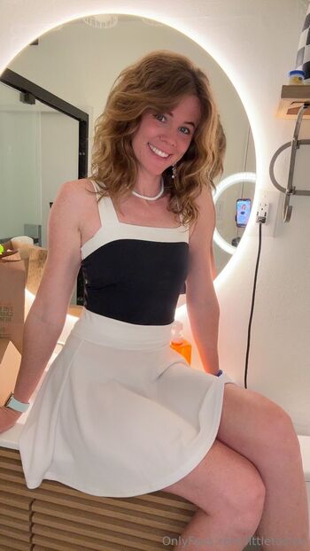 Jayle / littletastey nude photo #24