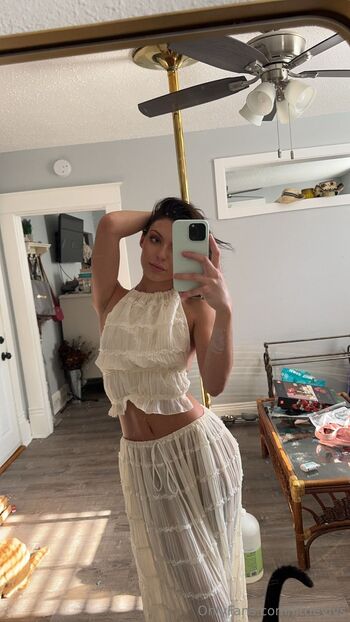 Vivia / littlevivs nude photo #18