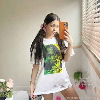 Your favorite Aussie / littlmisfitt nude photo #20