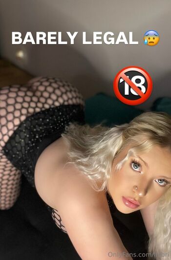 LIVI SEXTING NOW / livbri nude photo #1