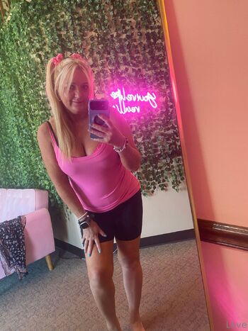 Lov / livelovelaugh1985 / live.lovelaugh1985 / luvlove1985 nude photo #11