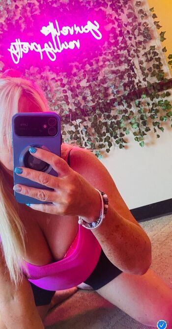 Lov / livelovelaugh1985 / live.lovelaugh1985 / luvlove1985 nude photo #12