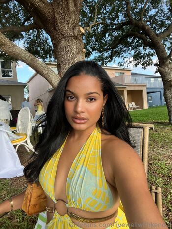 Kenda / livewellwithkendal nude photo #6