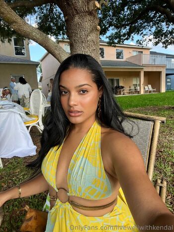 Kenda / livewellwithkendal nude photo #7