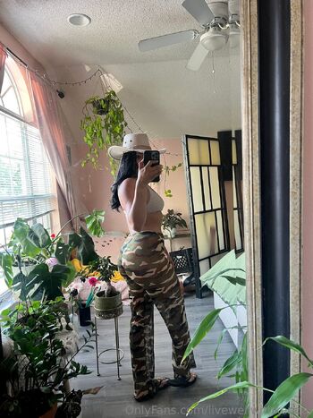 Kenda / livewellwithkendal nude photo #10