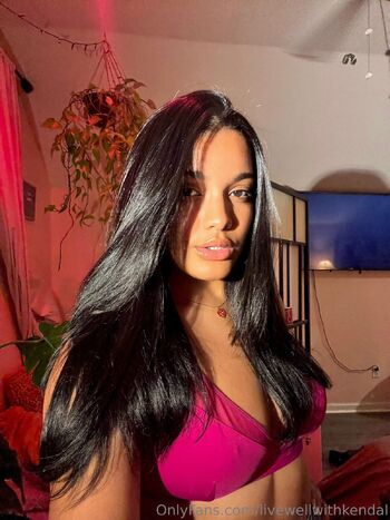 Kenda / livewellwithkendal nude photo #11