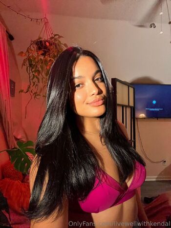 Kenda / livewellwithkendal nude photo #13