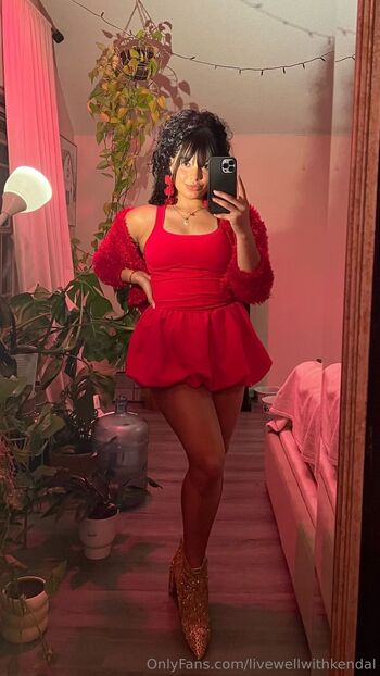 Kenda / livewellwithkendal nude photo #23