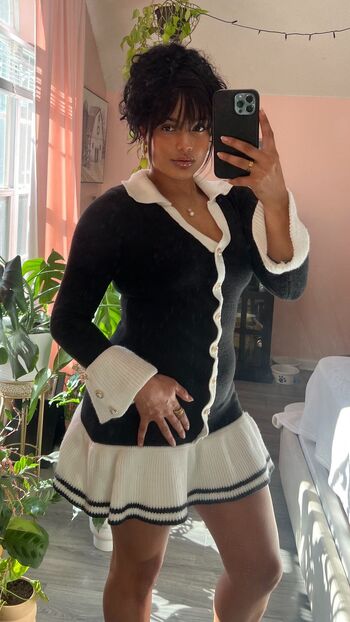 Kenda / livewellwithkendal nude photo #24